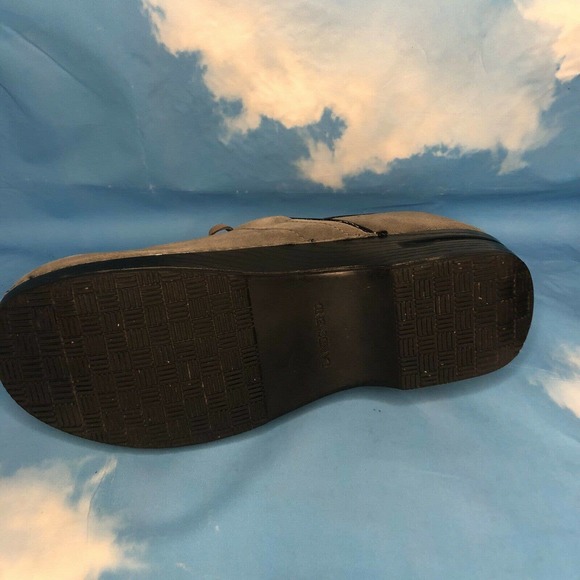 Land’s End Women’s Nursing Clogs Grayish Brown - Picture 7 of 8